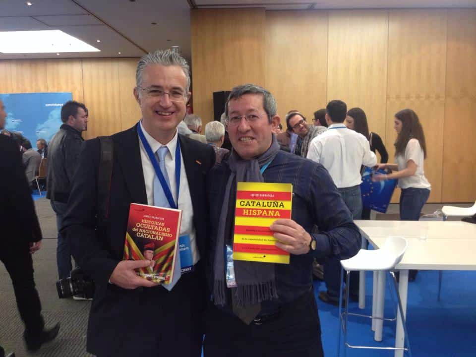 Con el profesor e historiador Javier Barraycoa, con el que coincidí en Societat Civil Catalana y también fue profesor de mi hija en periodismo.